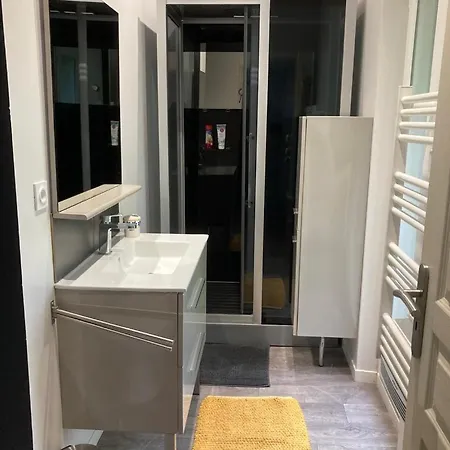 Mitoyen A La Campagne Avec Piscine Privee Exclusivement Reservee Aux Voyageurs Le Cabanial