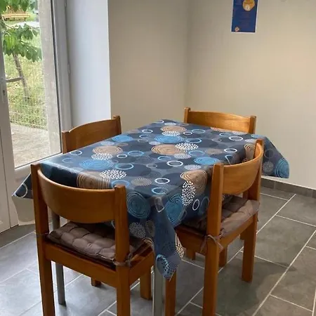 Mitoyen A La Campagne Avec Piscine Privee Exclusivement Reservee Aux Voyageurs