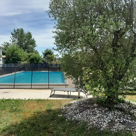 Mitoyen A La Campagne Avec Piscine Privee Exclusivement Reservee Aux Voyageurs Apartament *