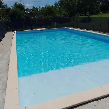 Mitoyen A La Campagne Avec Piscine Privee Exclusivement Reservee Aux Voyageurs